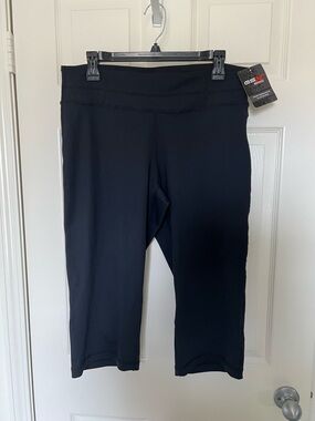 Gander Mountain Black Athletic Capri Leggings